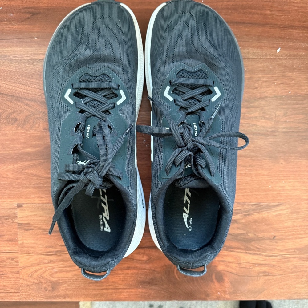 Altra Black VIA FWD. women's 11.